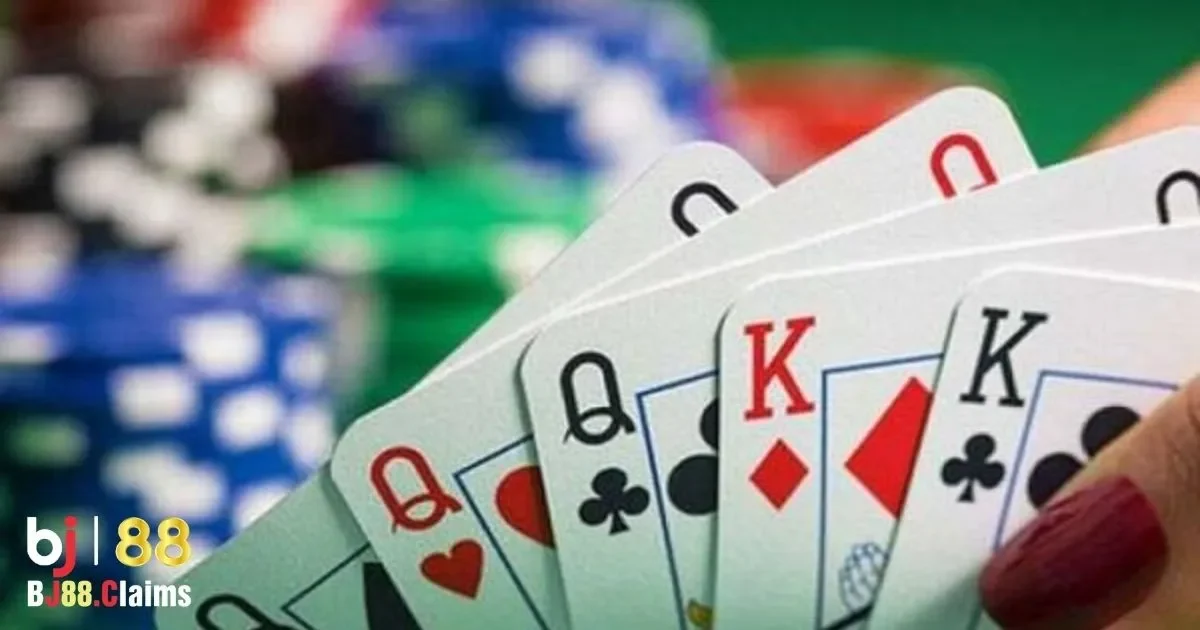 Kinh Nghiệm Đ&aacute;nh Phỏm Tại BJ88: Ph&acirc;n T&iacute;ch Đối Thủ